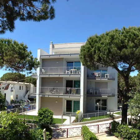 In 25008 Rosolina Mare