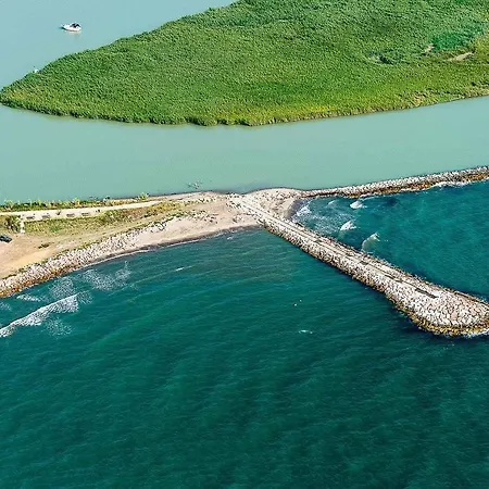In 25008 Rosolina Mare