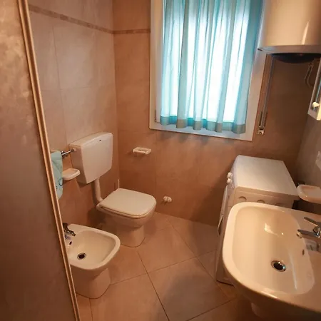 Apartment In 25008 *